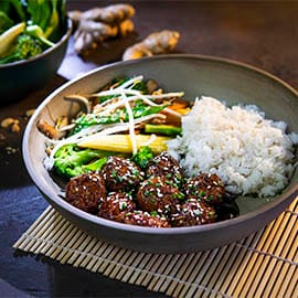 Glazované vegetariánské kuličky se zeleninou a rýží